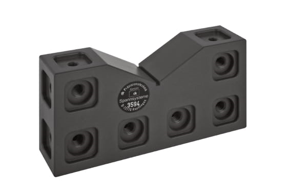 Pair of V-blocks 100mm 120&amp;#176; on cube 25