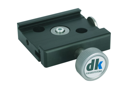 Quick-action clamp for mounting