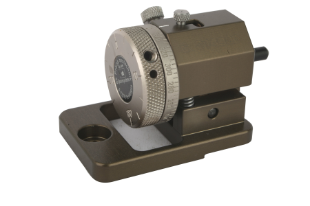 Rotary swivel mount for optical