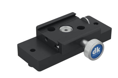 Quick-action clamp with adapterplate